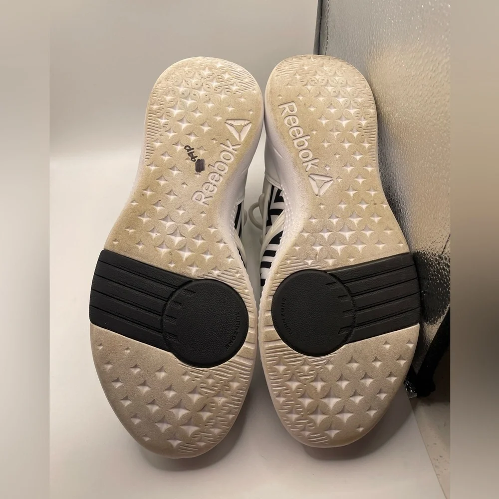 Reebok Black and White Patterned Sneakers women’s size 8.5